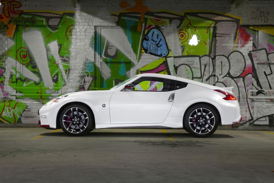  Nissan 370Z Nismo (Z34) 2017 года  (AU) (фото 18 из 37)